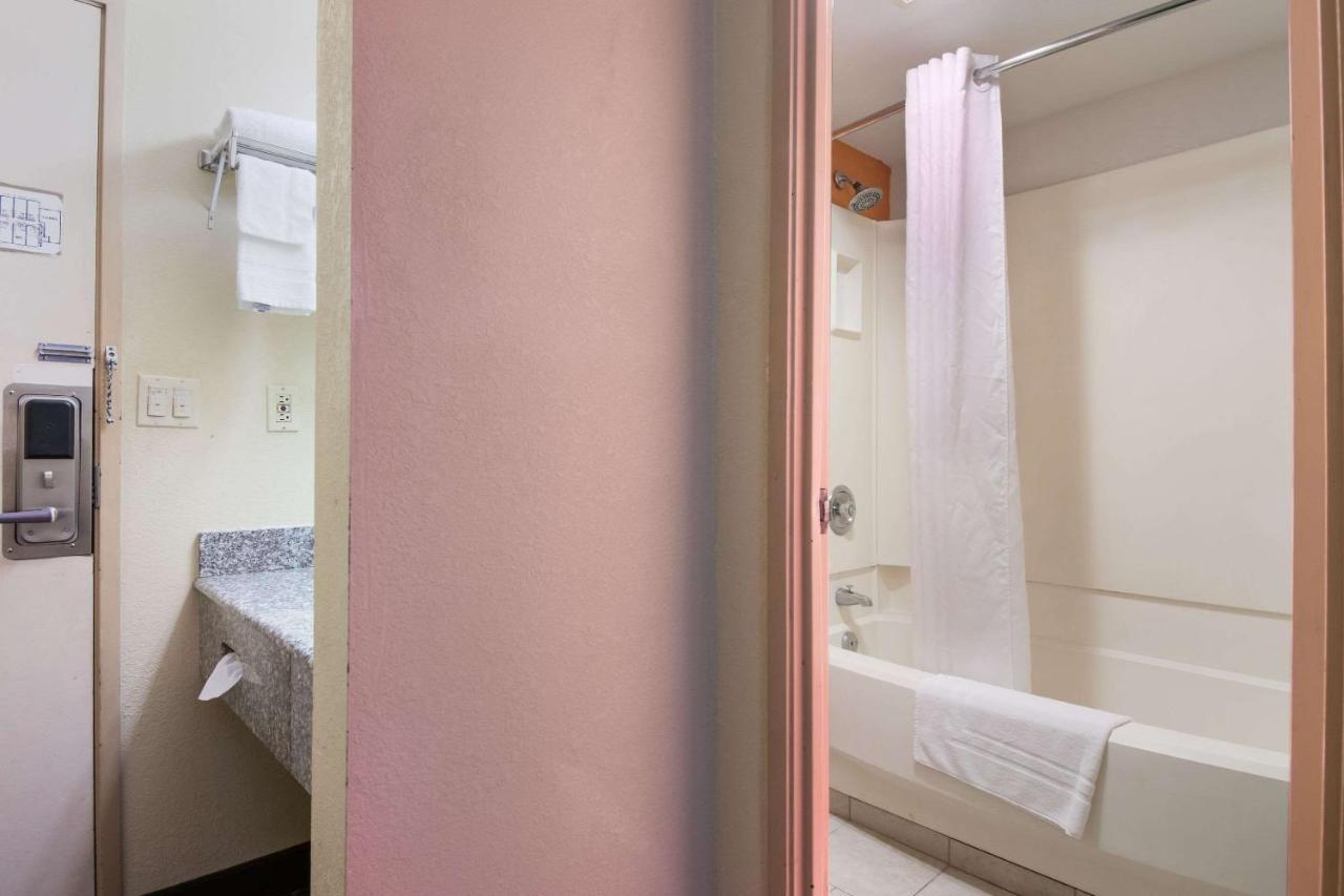 Hotel Rodeway – Harrisburg
