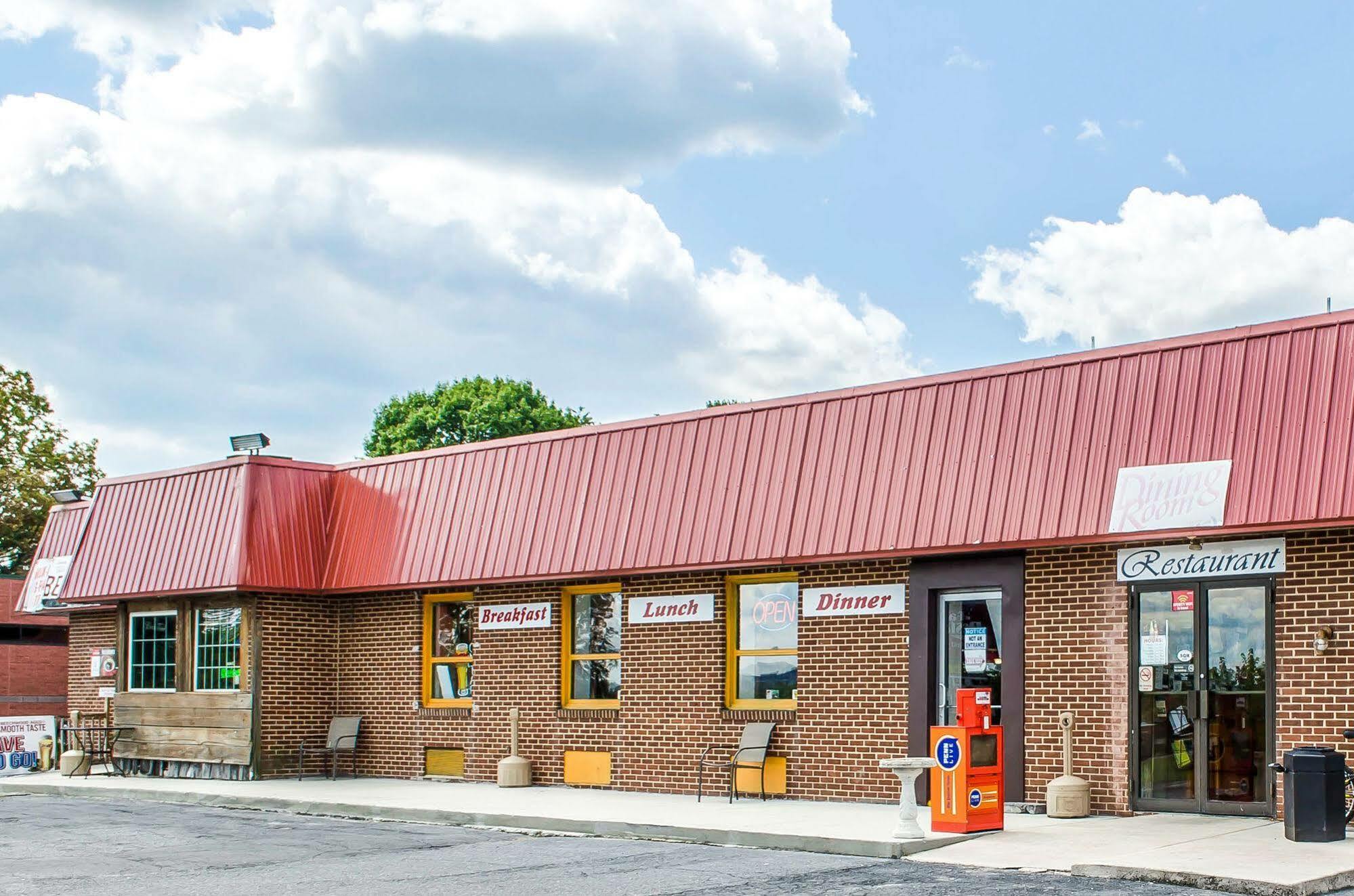 Rodeway – Harrisburg Hotel