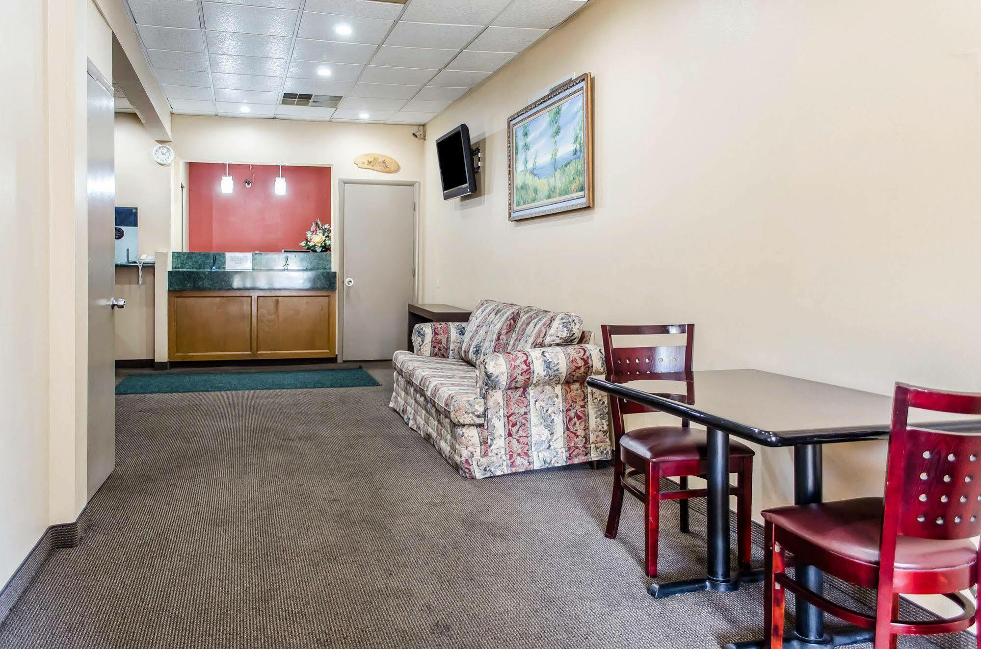 Hotel Rodeway – Harrisburg 2*