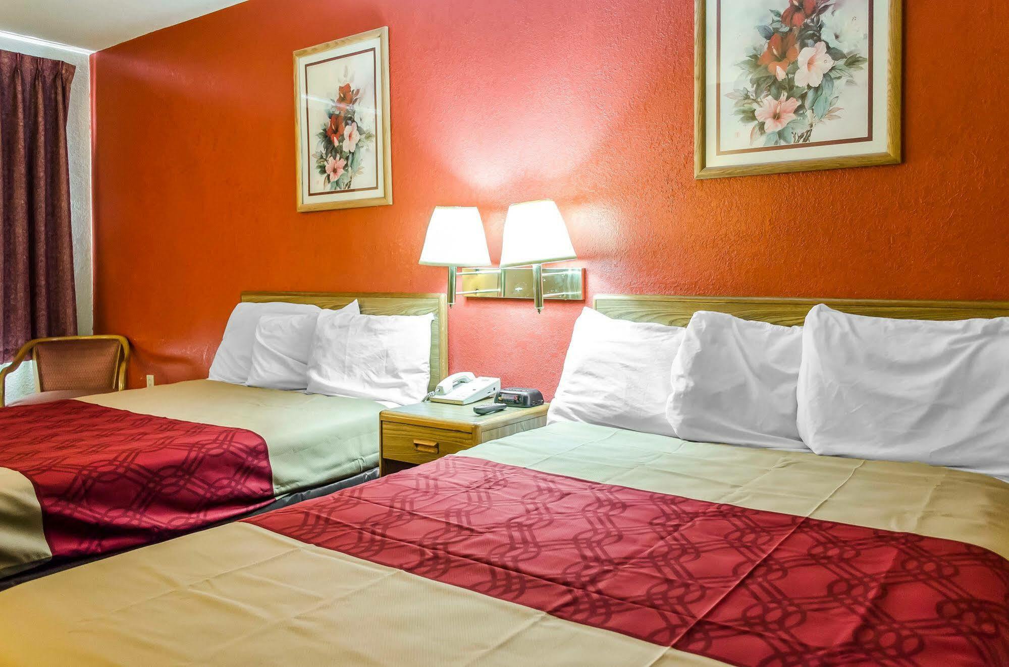 Rodeway – Harrisburg Hotel