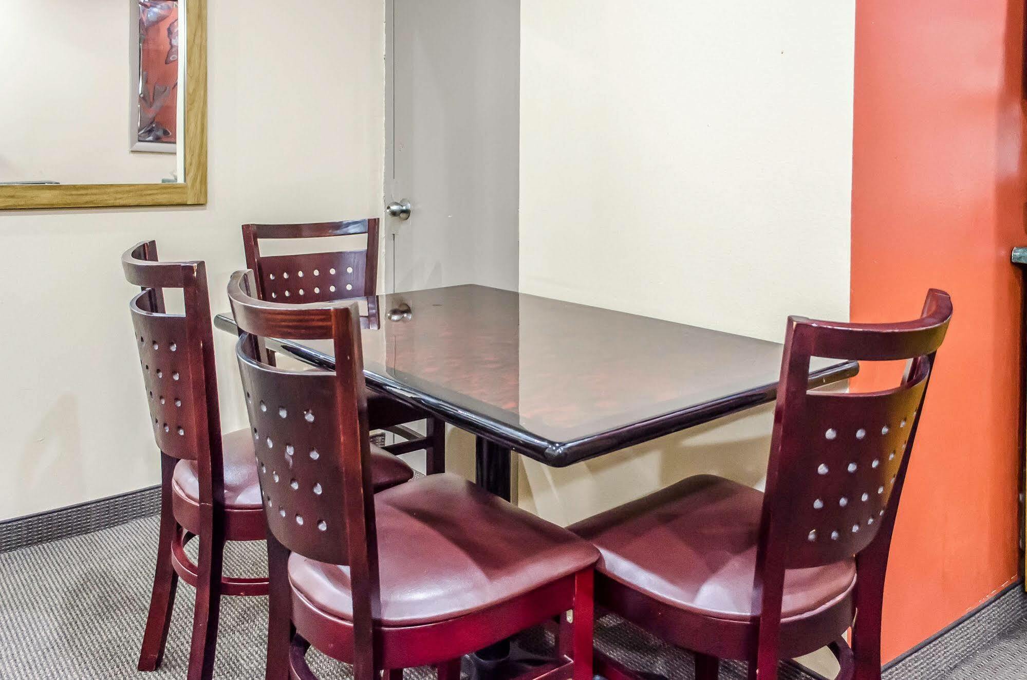 Rodeway – Harrisburg Hotel Wormleysburg
